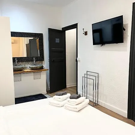 Salutbb D'hote Bed & Breakfast *