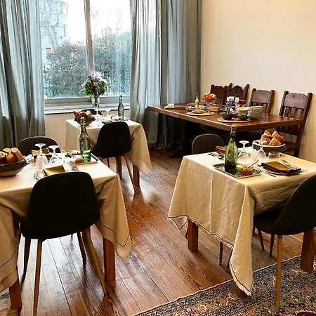 Salutbb D'hote Bed & Breakfast *