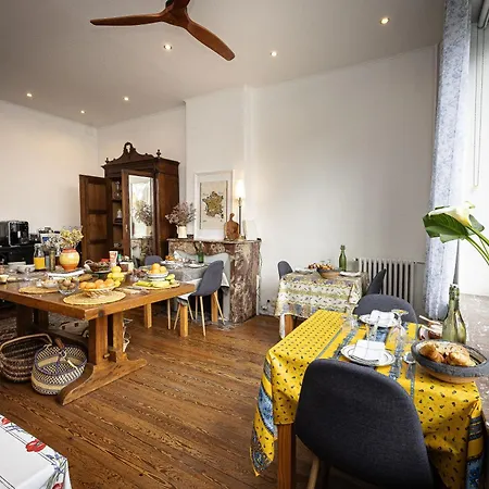Salutbb D'hote Bed & Breakfast *