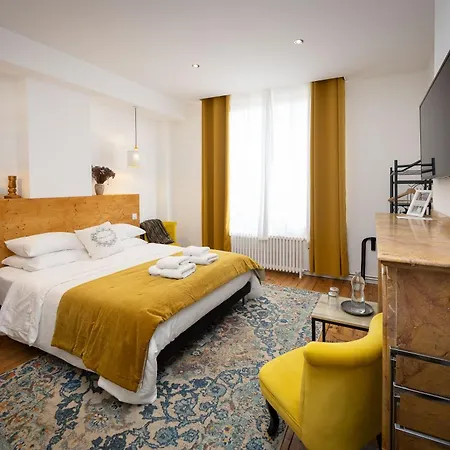 Salutbb D'hote Bed & Breakfast
