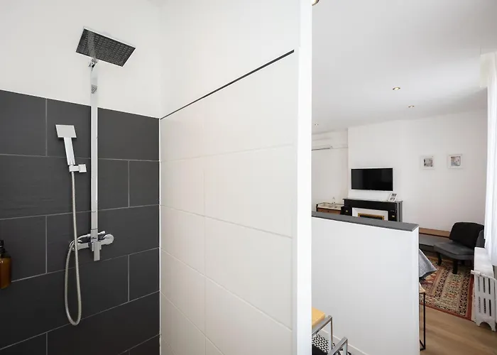 Salutbb D'hote Каркассонн