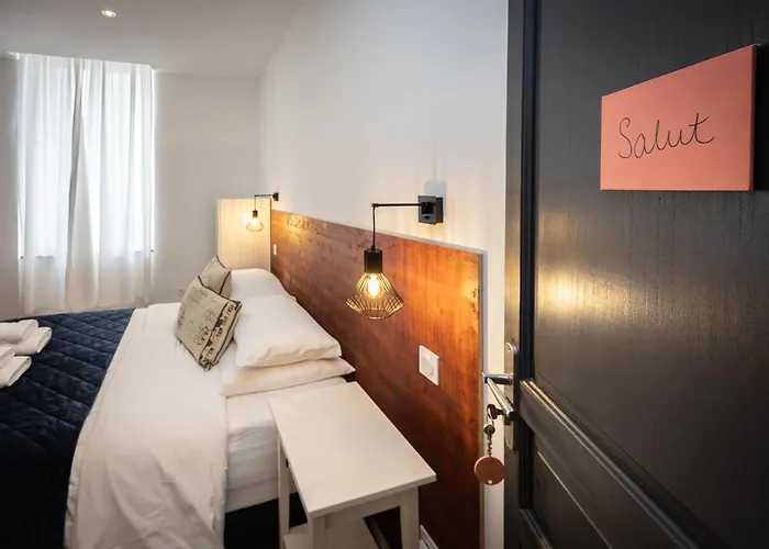 Salutbb D'hote Готель типу 