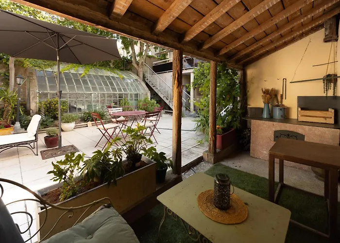 Salutbb D'hote Готель типу 